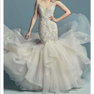 mermaid Kleinfeld dress